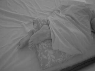 voyeurcam-julmodels-whitebed-1 camsoda Mfc Model 