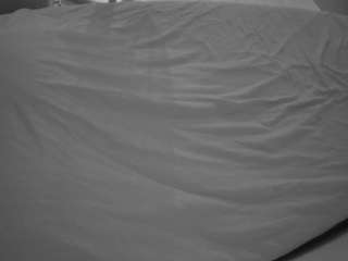 camsoda voyeurcam-julmodels-whitebed-1