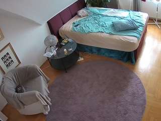 voyeurcam-julmodels-whitebed-1 Chatroulette Apk Mod camsoda