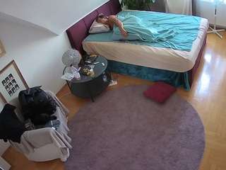 Voyuer House camsoda voyeurcam-julmodels-whitebed-1