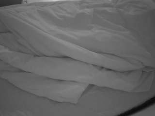 Voyeur Nackt camsoda voyeurcam-julmodels-whitebed-1