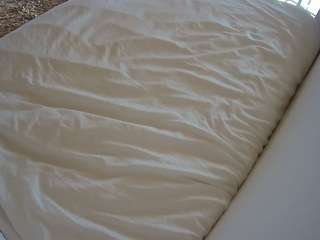 voyeurcam-julmodels-whitebed-1