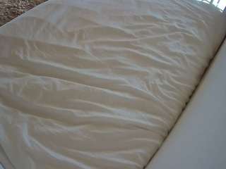 voyeurcam-julmodels-whitebed-1