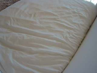 voyeurcam-julmodels-whitebed-1