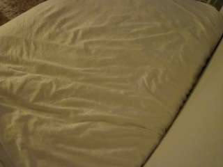 voyeurcam-julmodels-whitebed-1