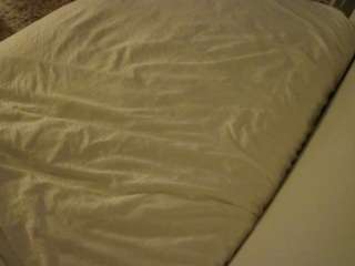 voyeurcam-julmodels-whitebed-1