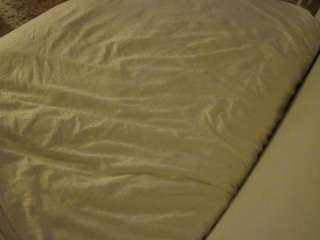 voyeurcam-julmodels-whitebed-1