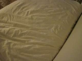 voyeurcam-julmodels-whitebed-1