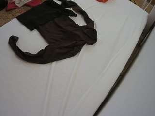 voyeurcam-julmodels-whitebed-1