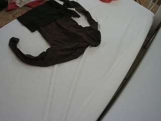 voyeurcam-julmodels-whitebed-1