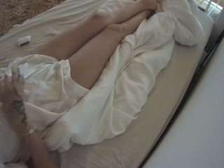 voyeurcam-julmodels-whitebed-1 from CamSoda