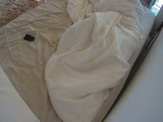 voyeurcam-julmodels-whitebed-1 webcam model