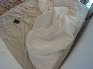 voyeurcam-julmodels-whitebed-1 webcam model