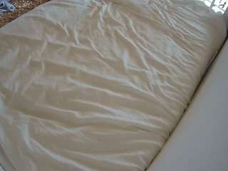 voyeurcam-julmodels-whitebed-1