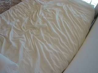 voyeurcam-julmodels-whitebed-1