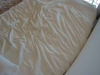 voyeurcam-julmodels-whitebed-1