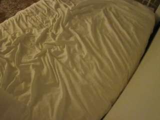 voyeurcam-julmodels-whitebed-1