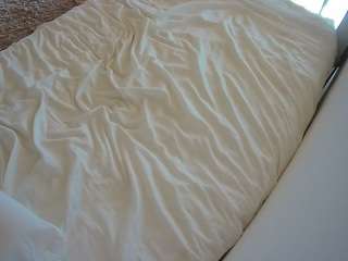 voyeurcam-julmodels-whitebed-1