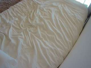 voyeurcam-julmodels-whitebed-1