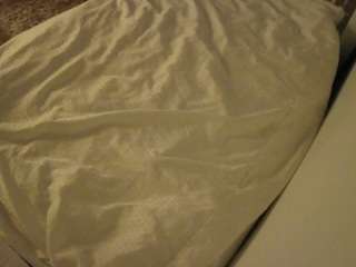 voyeurcam-julmodels-whitebed-1