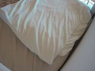 voyeurcam-julmodels-whitebed-1