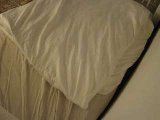 voyeurcam-julmodels-whitebed-1