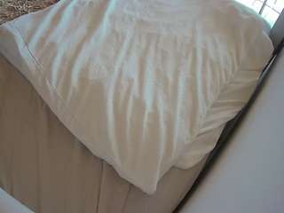 voyeurcam-julmodels-whitebed-1 Live Webcam on CamSoda