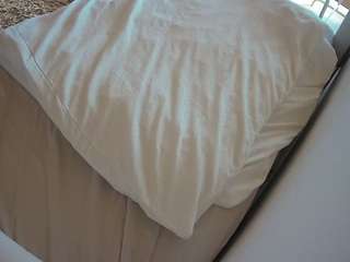 voyeurcam-julmodels-whitebed-1