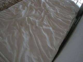 voyeurcam-julmodels-whitebed-1 Modèle Webcam Profil
