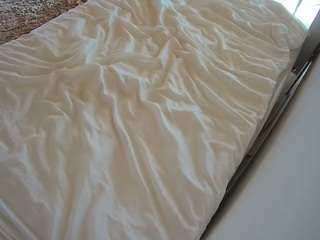  voyeurcam-julmodels-whitebed-1 chat room