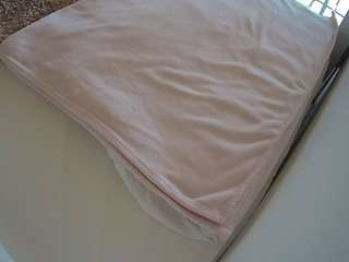 voyeurcam-julmodels-whitebed-1
