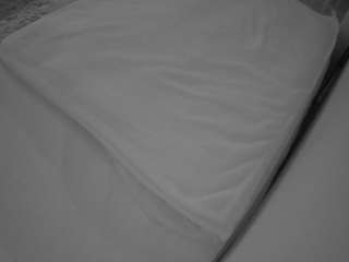 voyeurcam-julmodels-whitebed-1