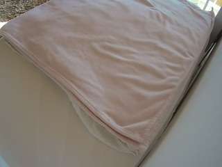 voyeurcam-julmodels-whitebed-1