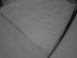 voyeurcam-julmodels-whitebed-1