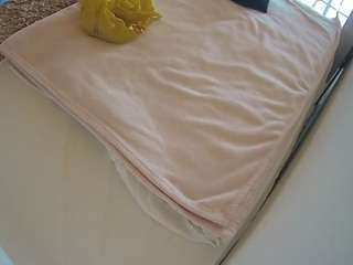 voyeurcam-julmodels-whitebed-1