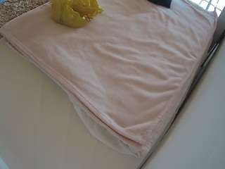 voyeurcam-julmodels-whitebed-1