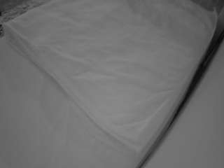 voyeurcam-julmodels-whitebed-1