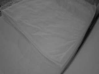 voyeurcam-julmodels-whitebed-1