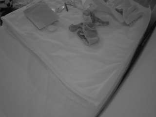 voyeurcam-julmodels-whitebed-1