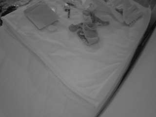 voyeurcam-julmodels-whitebed-1