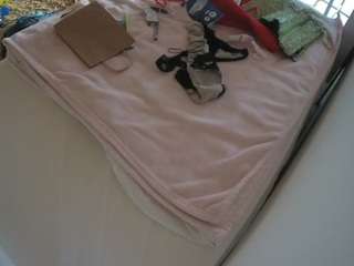 voyeurcam-julmodels-whitebed-1