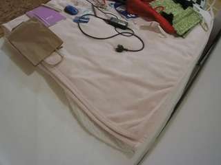 voyeurcam-julmodels-whitebed-1