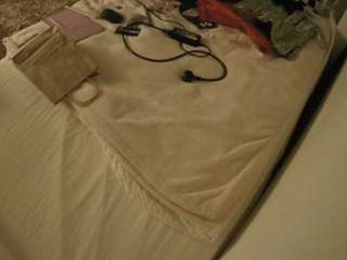 voyeurcam-julmodels-whitebed-1