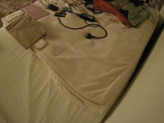 voyeurcam-julmodels-whitebed-1