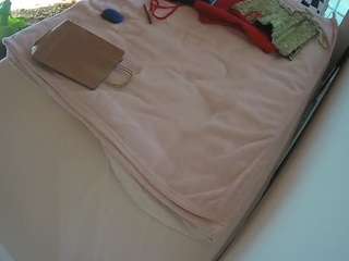 voyeurcam-julmodels-whitebed-1 camsoda