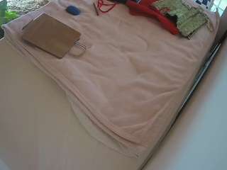 voyeurcam-julmodels-whitebed-1 camsoda