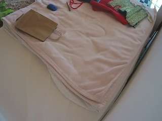 voyeurcam-julmodels-whitebed-1 camsoda