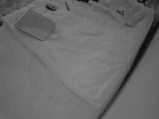 voyeurcam-julmodels-whitebed-1 camsoda