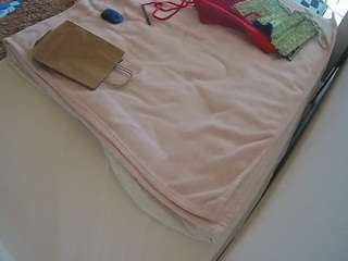 voyeurcam-julmodels-whitebed-1 chat room