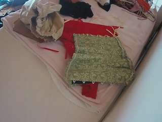 voyeurcam-julmodels-whitebed-1